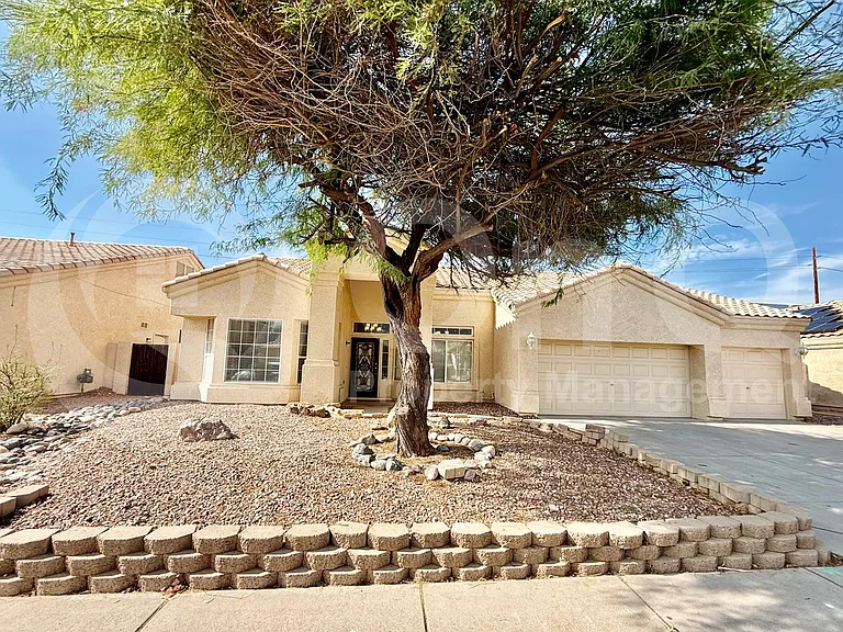 11130 W Dana Ln — Photo 2