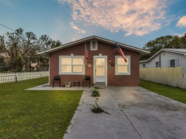 1701 Charles Ave, Plant City, FL 33563