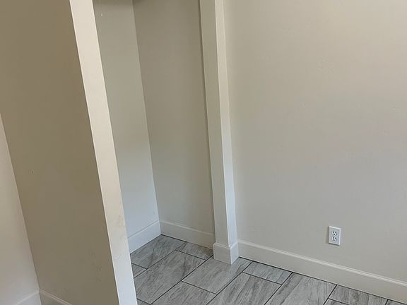5th image of 250 Chase Creek St #2