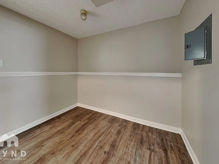 1106 Lady Banks Dr — Photo 9