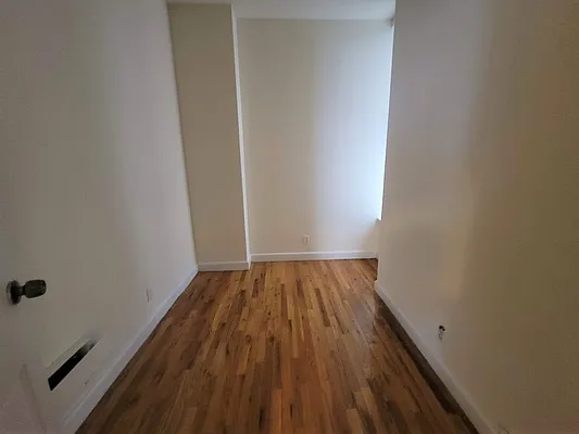 Rented by Gold & Appel Realty Corp | media 16