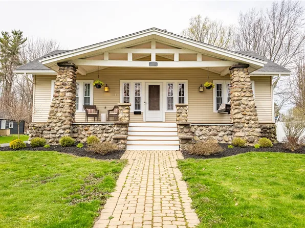 512 Davis Ave, Medina, NY 14103