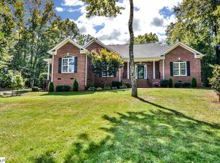 18 Knob Creek Ct, Greer, SC 29651