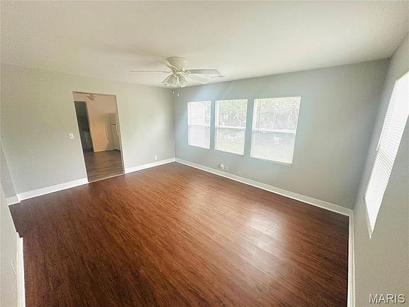 4th image of 27 N Park St