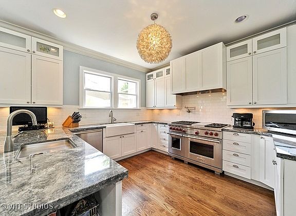 4th image of 2125 N Albany Ave