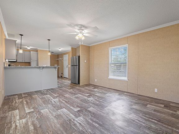 3rd image of 783 Ronnie Ln