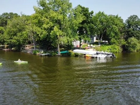 527 Breezy Point DRIVE, Pardeeville, WI 53954