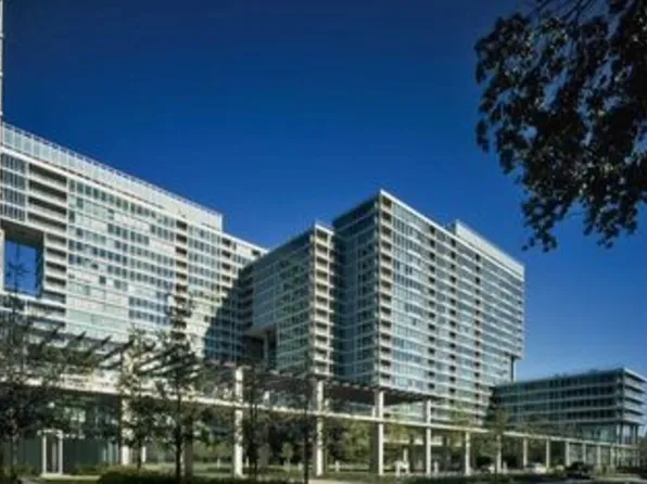9655 Woods Dr #Oak, Skokie, IL 60077