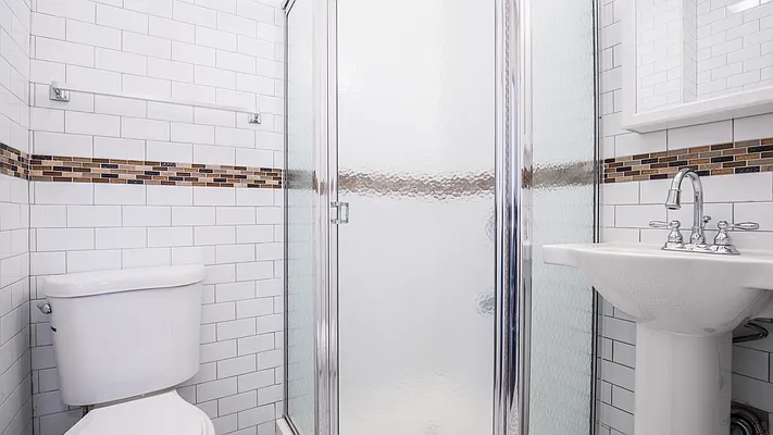 Rented by Nooklyn NYC LLC | media 22