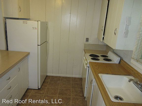 4th image of 14208 Pacific Ave S APT 7