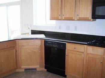4th image of 960 McDole Dr