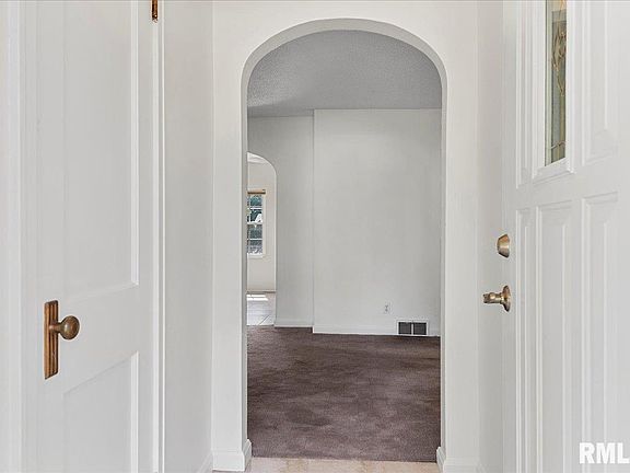 4th image of 1516 W Glenn Ave