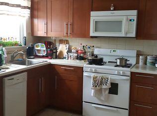 1117 Chestnut St #2, Newton, MA 02464