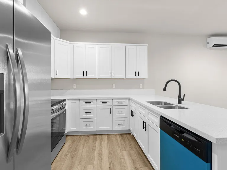 230 & 232 W Clay St — Photo 5