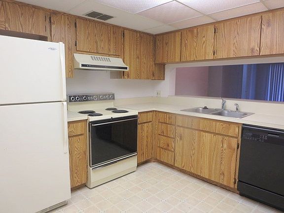 5th image of 5265 E Bay Dr APT 1012