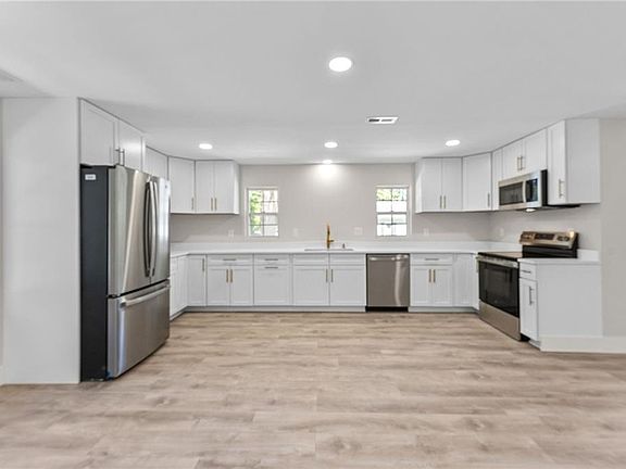 3rd image of 9481 Maryus Rd