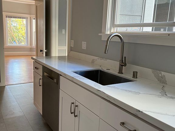 4th image of 3725 California St APT 2