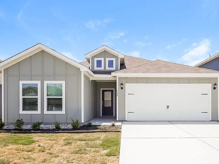 1308 Tilton Dr — Photo 1