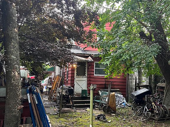 5th image of 4815 N Fairhill St