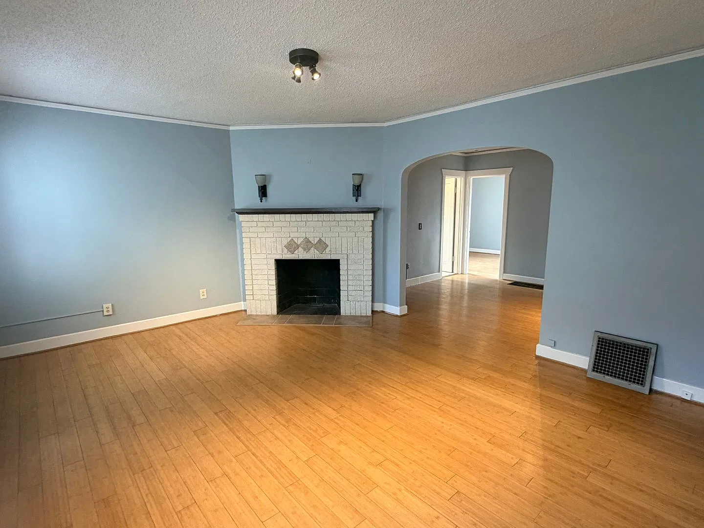 710 Monroe St — Photo 3