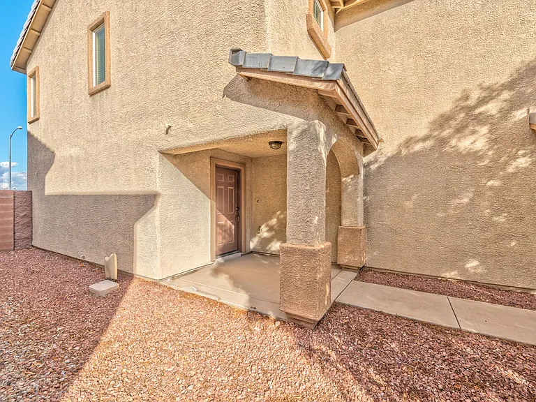 3716 Autumn King Ave — Photo 2