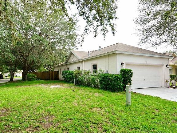 2nd image of 5804 Meadowpark Pl