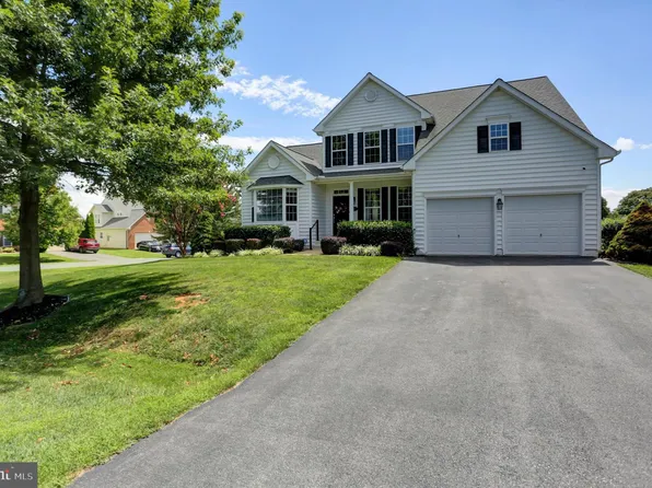 18267 Misty Acres Dr, Hagerstown, MD 21740