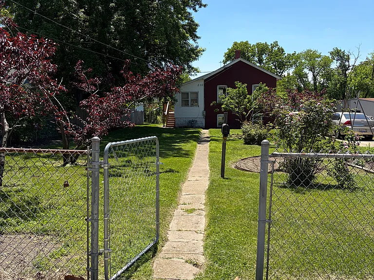 315 Pierce St — Photo 2
