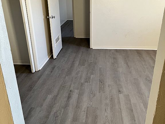 5th image of 414 E Avenue A #103