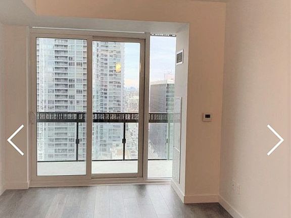 4th image of 8 Eglinton Ave E #1401