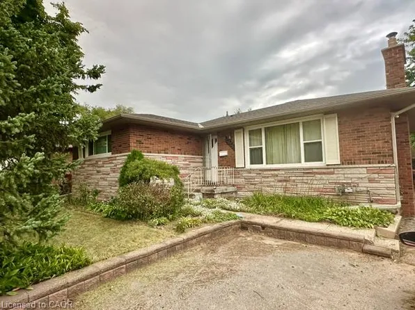 2428 Eileen Dr, Burlington, ON L7R 1M8