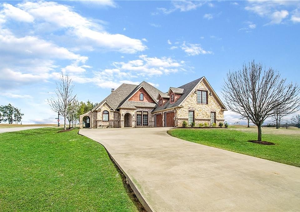 1st image of 823 Dublin Cir