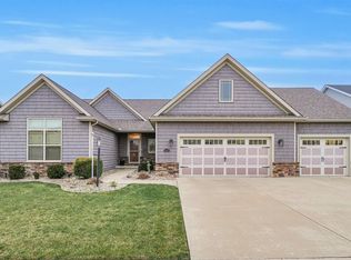 2107 Savanna Dr, Champaign, IL 61822