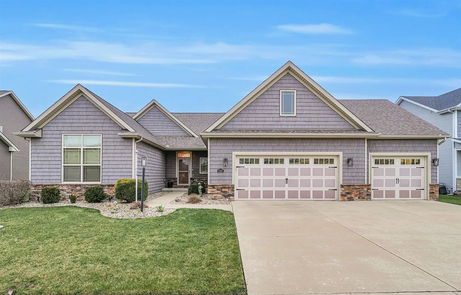 2107 Savanna Dr photo 1