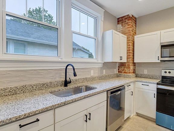 4th image of 301 Westover Blvd