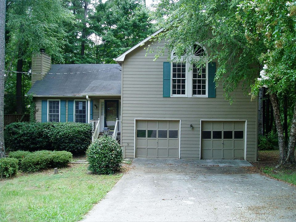 1st image of 3220 Revere Cir