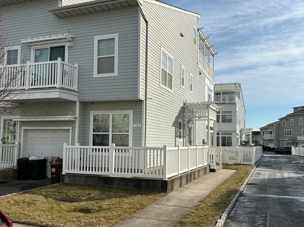 156 Sea Grass Ln #A, Arverne, NY 11692