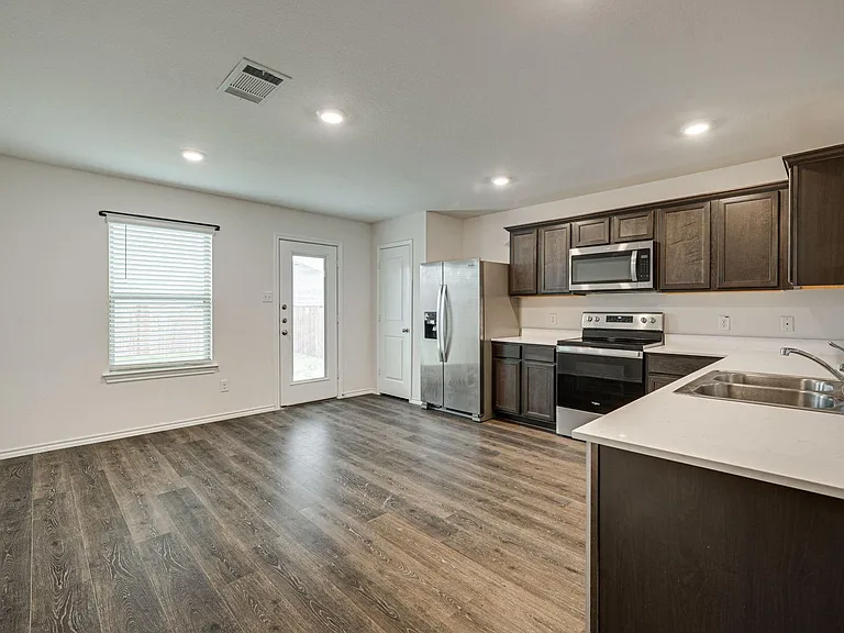 317 Sage St — Photo 10