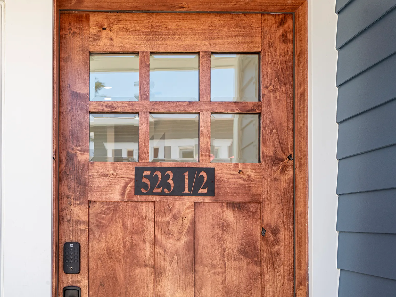2 bed, 700 sqft, $3,500 — Photo 2