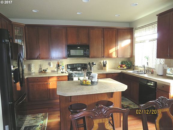 3rd image of 4904 SE Lone Oak St