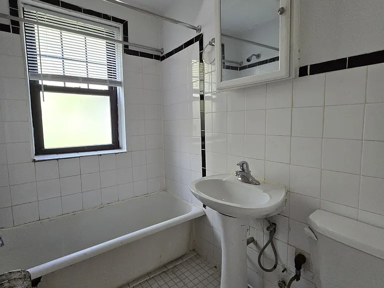 804 Washington St #3 — Photo 8