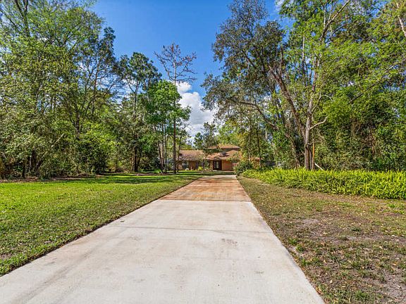 3rd image of 1180 Eagle Bluff Ln