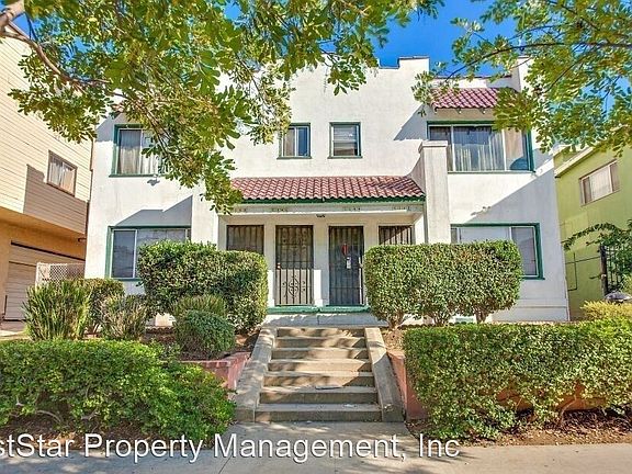 3rd image of 1542 1/2 Pine Ave #1544