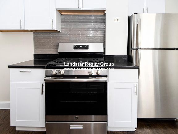 4th image of 3819.5 N Greenview Ave #1W
