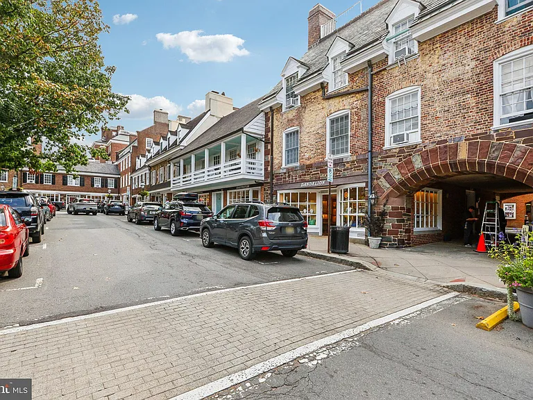 31 Palmer Sq W #A — Photo 30