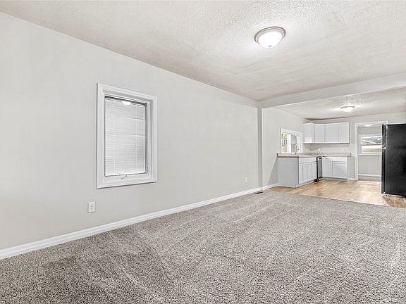 5th image of 631 SE 27th Ct