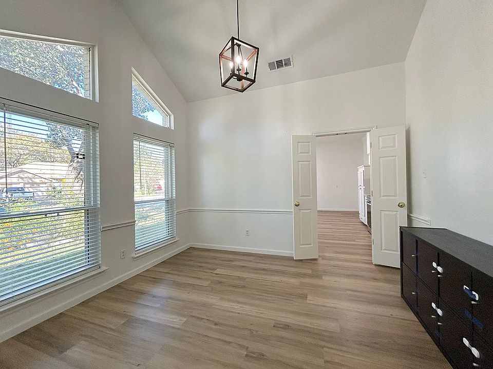 1st image of 3324 Timber View Cir