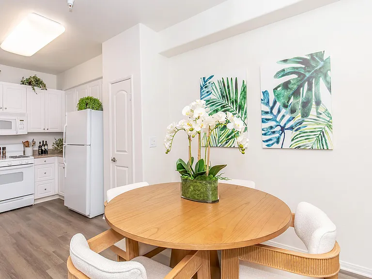 Meadow Square Apartment Homes — Photo 36