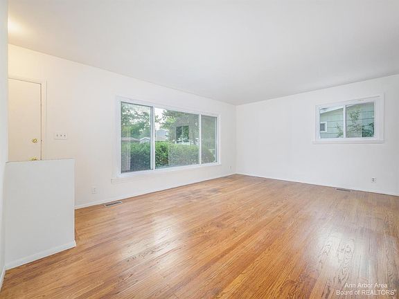 2nd image of 2711 Towner Blvd