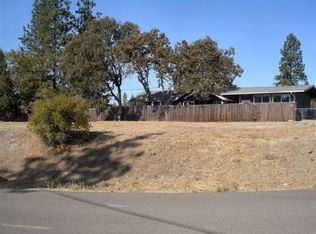 3 Quail Run Dr, Shady Cove, OR